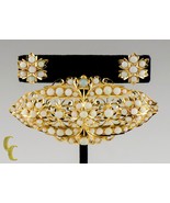 Authenticity Guarantee

Gorgeous Set of Gold Opal Cabochon Brooch and Ea... - $45,183.87 MXN