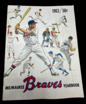 Milwaukee Braves Yearbook 1963 Hank Aaron Warren Sphan Torre Uecker MLB - $466.47 MXN