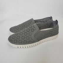 JSport Ladies Size 11 Floral Cutout Slip On Boat Shoe Gray Walking Comfort - $290.47 MXN