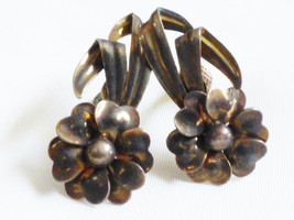 VTG 12k GF Retro Flower design screw clip earrings - $20.59