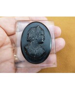 (c1562) Woman in tiara black mourning 1950&#39;s cameo pin jewelry brooch vi... - $1,353.70 MXN