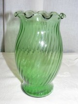 Vintage Green Glass Small 6&quot; Vase Swirl Design Pinch Ruffled Rim - $460.95 MXN