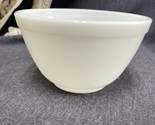 Vintage Unmarked Milk Glass Mixing Bowl 3 3/8” Tall 5.5” Diameter - Exce... - $9.90