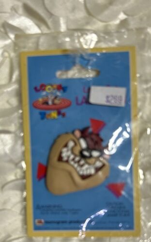 VTG 1996 Looney Tunes Taz Tasmanian Devil Laser Cut Pin Warner Bros Spac... - $5.45