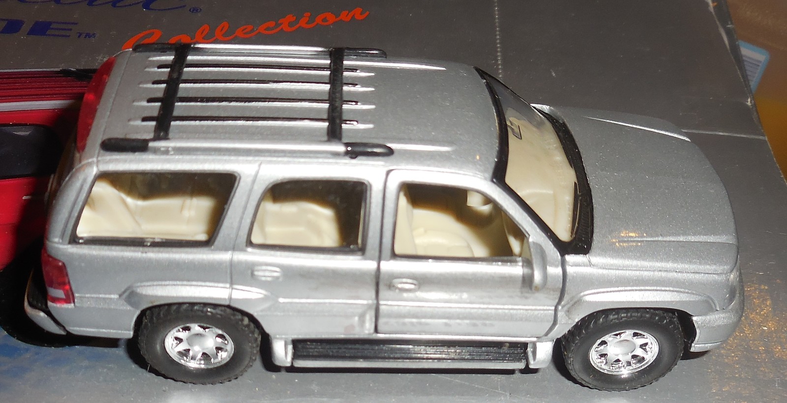 Welly 2002 Cadillac Escalade 1/38 Scale Car w/Opening Doors Mint w/ No Box - $6.00