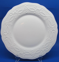 Wedgwood Traditions Heirloom 11 1/4&quot; Bone China Dinner Plate GUC - £79.13 GBP