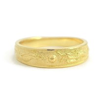 Authenticity Guarantee 
Vintage Men&#39;s Textured Wedding Band Ring 24K Yel... - £1,173.17 GBP
