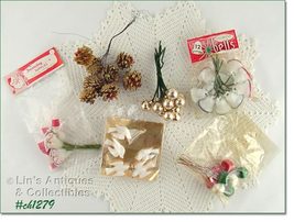 Vintage Christmas Package and Tree Decorations Lot (CH1279) - £38.28 GBP