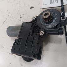 Driver Left Rear Power Window Motor Fits 19-23 Toyota Corolla - $432.35 MXN