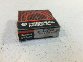 (1) Federal Mogul National 450588 Oil and Grease Seal - New Old Stock - $9.49