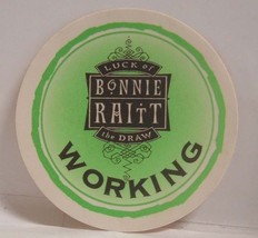 BONNIE RAITT - ORIGINAL CONCERT TOUR CLOTH BACKSTAGE PASS - $186.40 MXN