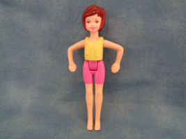 McDonald&#39;s 2003 Polly Pocket Doll 3 3/4&quot; Short Red Hair Pink Shorts / Yellow Top - £1.17 GBP