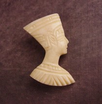 Queen Nefertiti Egyptian Figural Brooch - Vintage Egyptian Revival - Carved Esta - £91.92 GBP