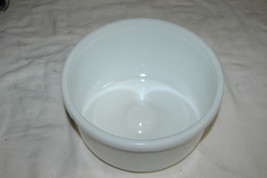 Vintage Milk Glass Mixing Bowl Blender 8.75 Inch - £15.71 GBP
