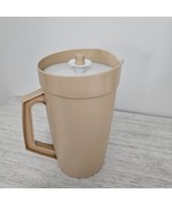 Vintage Tupperware 2 Quart Pitcher w/Push Button Lid | 800-8 | Almond &amp; ... - $169.16 MXN