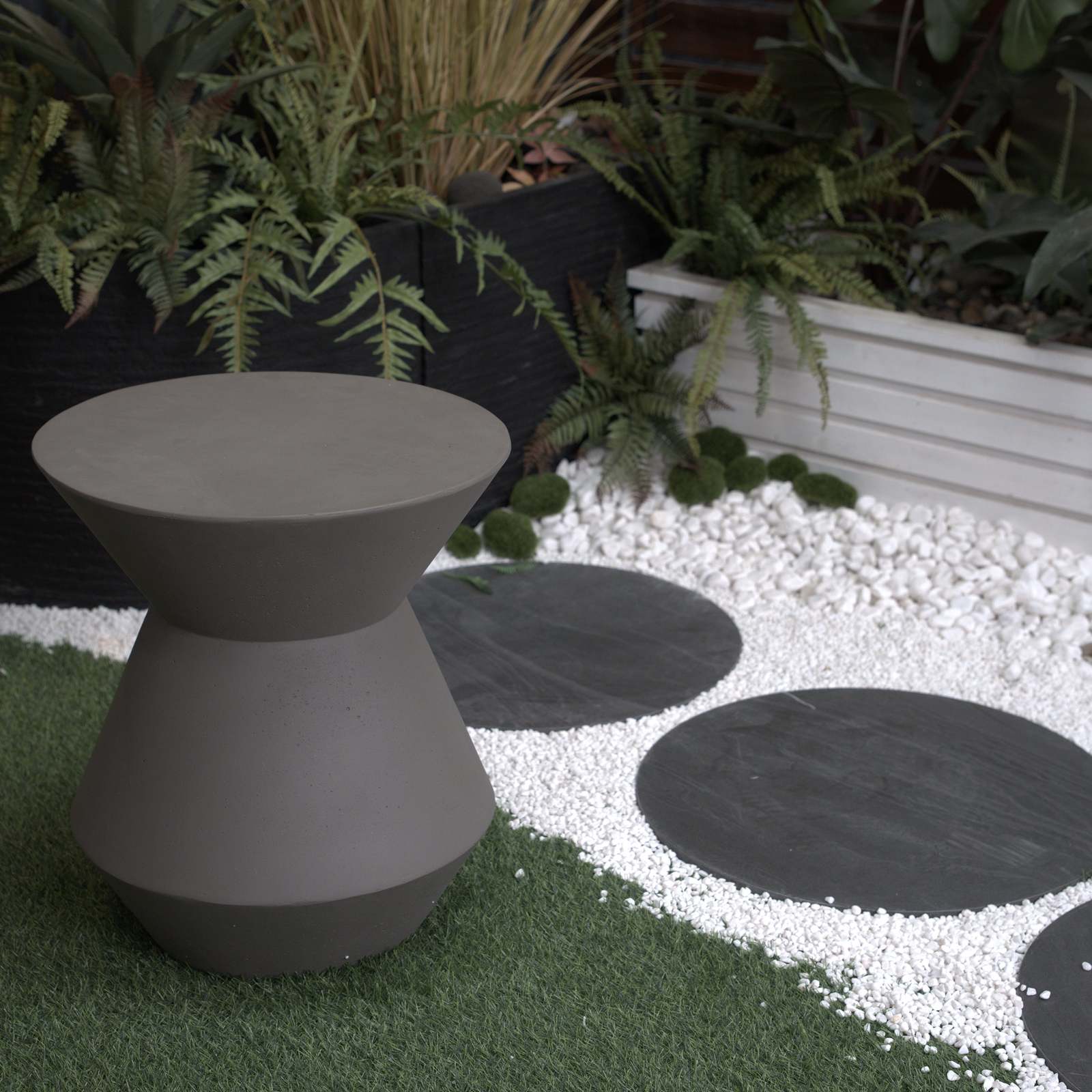 Modern Patio Accent Table: Sturdy & Stylish Item image 5