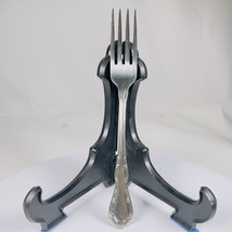 Oneida WHITTIER Stainless Oneidaware Betty Crocker Silverware Dinner Fork - £4.69 GBP