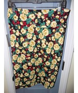 Lularoe Cassie Multi-Colored W/White Roses Size M Women&#39;s NEW - $553.48 MXN