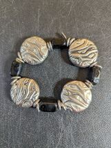 Season&#39;s Zebra Bracelet With Silver Toned Metal And Black Glass Beads - €11,92 EUR
