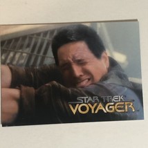 Star Trek Voyager Season 1 Trading Card #60 Ironic Rescue - £1.55 GBP