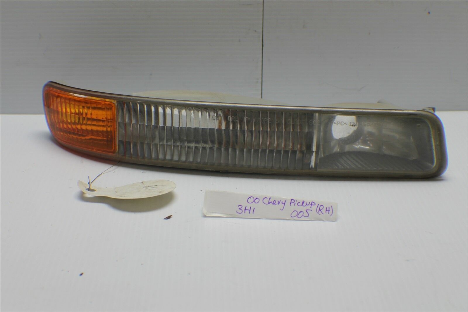 1999-2007 GMC Sierra 1500 Right Pass Parklamp/Turn Signal OEM Head light 05 3H1 - $9.49