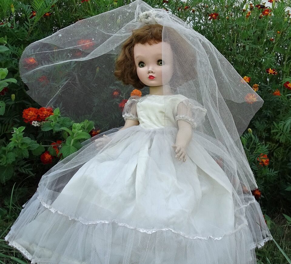 Vintage Madame Alexander 24" Binnie Walker Doll Sleep Eyes w Wedding Dress - £175.22 GBP