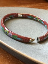 Vintage Asian Export Rusty Red Cloisonne w Pink &amp; Green Enamel Flowers Hinged  - £13.07 GBP