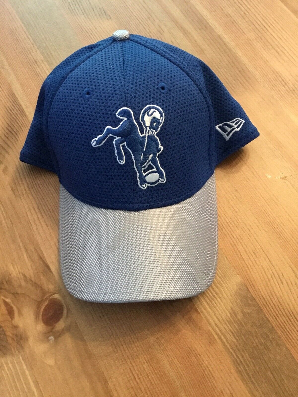 NWT new era mens indianapolis colts 2018 sideline stretch fit S/M Hat 39thirty - £15.13 GBP