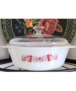 Vintage 1960s Fire King ~ Primrose Pink &amp; Red 1.5 Qt. Round Casserole Di... - €51,36 EUR