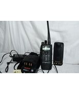 MOTOROLA AAH55QDH9LA1AN XPR6550 WAY RADIO W TWO BATTERIES &amp; CRADLE w3b #1 - $3,701.33 MXN