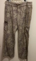 Mossimo Women’s Low Rise Relaxed Cargo Pants 13 Waist 36” Green Camo Pri... - $11.40