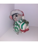 Annalee Doll 7&quot; Christmas Mouse w/Gifts 1989 Santa Hat - £14.59 GBP