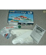 Revell 1:72 Seenotkreuzer Berlin Ship Boat Model Kit Search Rescue - $1,135.52 MXN