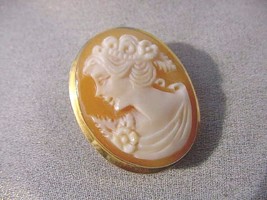 (C-1460) cheerful Woman Lady flower Orange CAMEO carved sea shell Pin Brooch - £132.30 GBP