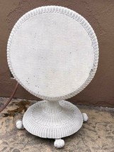 Tilt-top Wicker Table 28&quot;x29&quot; Victorian Antique rolled edge patio / sunroom - €192,61 EUR