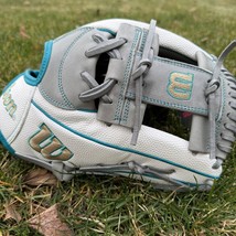 New Wilson A2000 H75 11.75” RHT Infield Fastpitch Softball Glove White Teal - $209.99