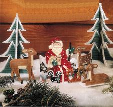 Plastic Canvas Woodland Candy Cane Santa Centerpiece Doorstop Tissue Top Pattern - £9.58 GBP