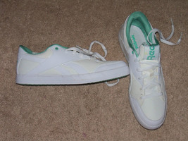 Reebok White &amp; Green Shoes Size 10 Women&#39;s NEW LAST ONE HTF - £41.20 GBP