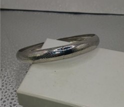 Vintage plastic silver bracelet - £6.56 GBP