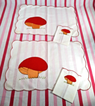 Awesome Vintage Mushroom Applique 4pc Colorful Linen Placemat and Napkin Set - $15.84