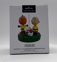 2022 Hallmark Snoopy&#39;s Scarecrow Shenanigans The Peanuts Gang Halloween Ornament - $14.85