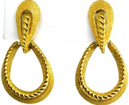 Vintage Crown Trifari Earrings Oval Dangle Textured Gold Tone Collector Piece - £12.13 GBP