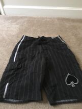 No Boundaries Men&#39;s Gray Striped Swim Shorts Trunks Unlined Size 28 Black - $29.96 CAD