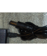Model 051000 ac dc Charger power adapter 5V 1A positive tip neutral barrel - $448.55 MXN