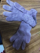 Women Gloves - $124.68 MXN