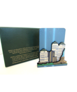 SHEILA&#39;S WOOD SHELF SITTER USA10 TRIBUTE IN LIGHT WTC NEW YORK 2002 USA - €12,80 EUR