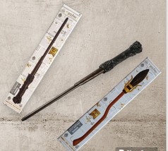 both Harry Potter Nimbus 2000 broom +Wand Pen sealed - $726.01 MXN