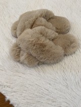 New Express Slippers Size 5-6 (Small) Faux Fur Criss Cross Design Light Pink - £20.30 GBP