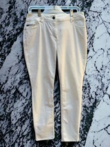 Chicos Ladies Cream Winter White Flat Front Straight Leg Reg Corduroy Pants 4 - £23.08 GBP