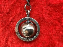Vintage Swiveling Keyring Planet Earth Keychain Year 2000 Porte-Clés Année 2000 - £7.46 GBP